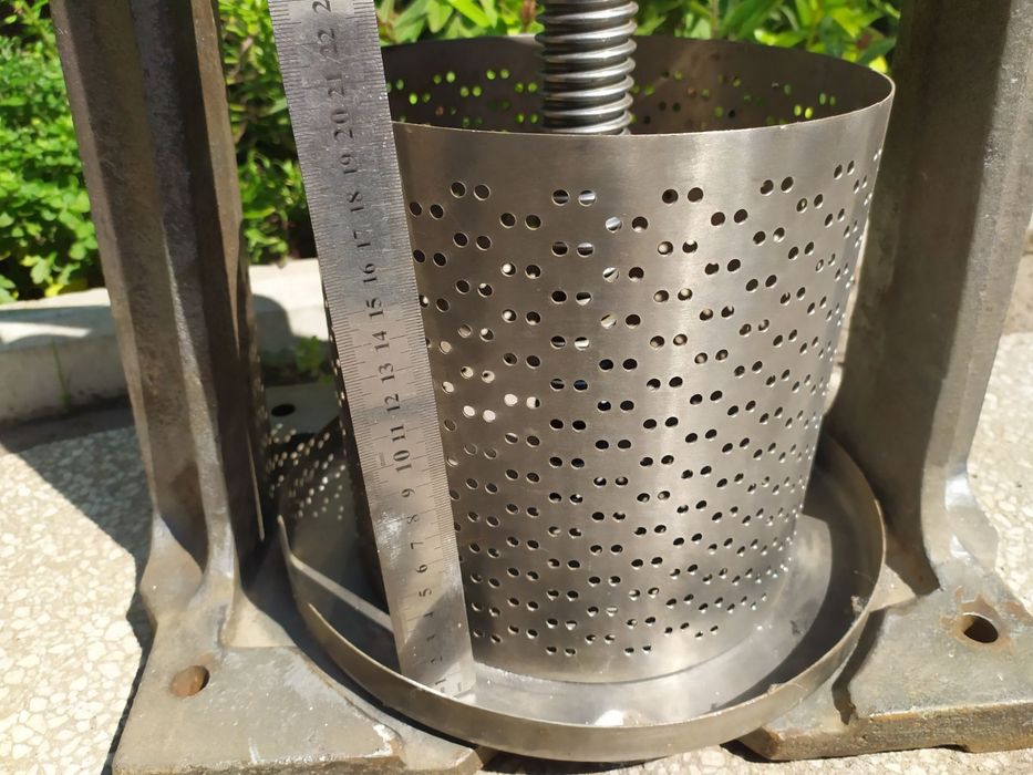 Садовый инвентарь  пресс для сока СССР  6 литров