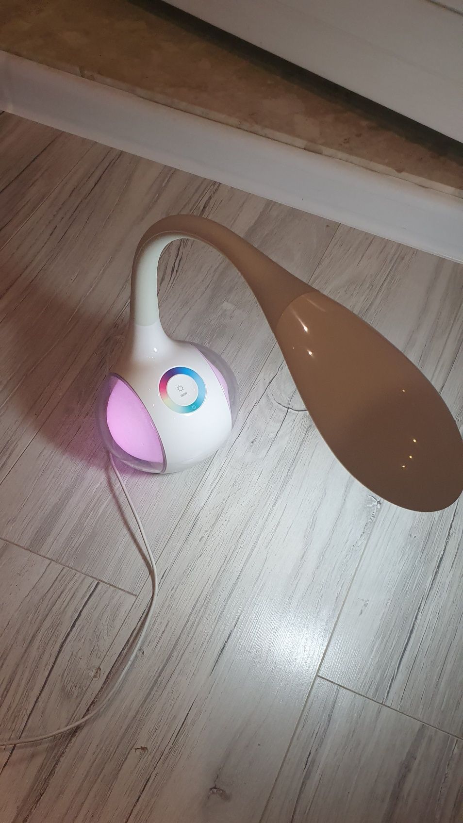 Lampka LED na biurko stan bdb