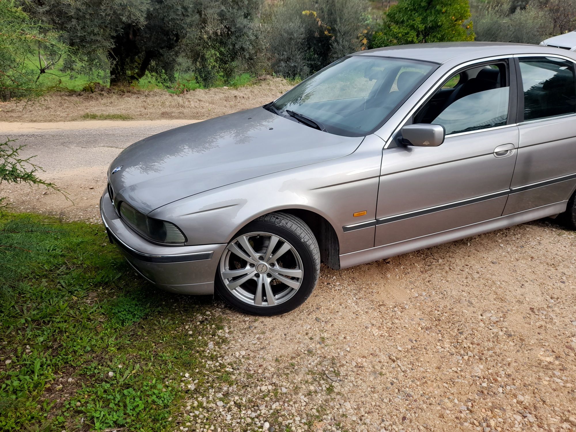 Bmw520d 2001 em bom estado
