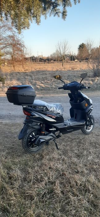 Електроскутер 3000w/2000w літієва батарея