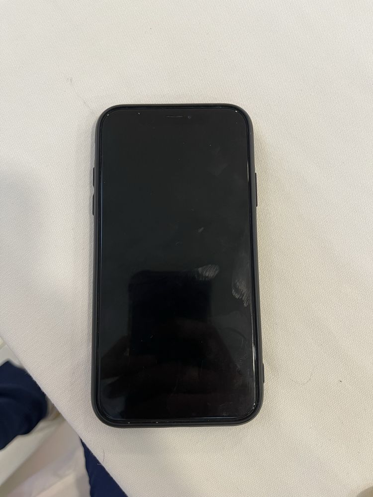 Iphone Xr 128gb.