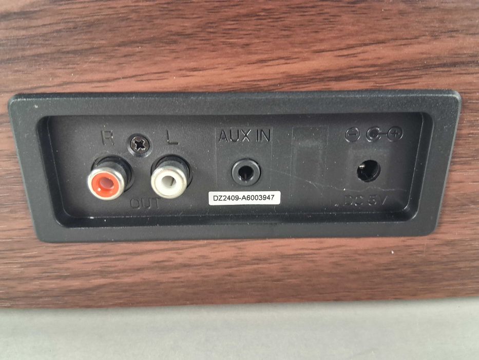 C243 Retro A6 Record System - Stylowy Odtwarzacz Muzyczny z Głośnikami