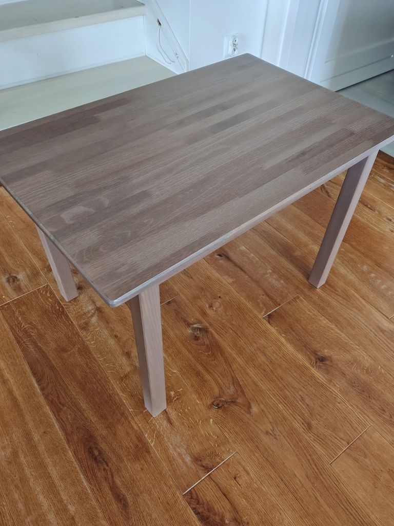 Stolik drewniany ikea