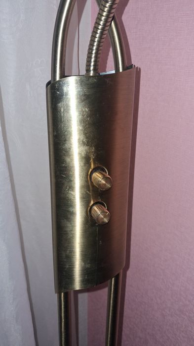 Лампа напольна під ремонт