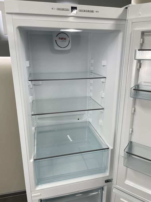 Miele KFN 28132 D ws Холодильник NoFrost, 333 л