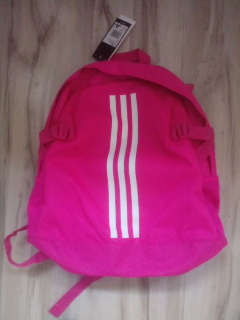 Nowy duzy plecak z Adidasa
