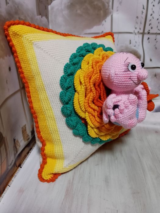 Подушка в'язана 3д