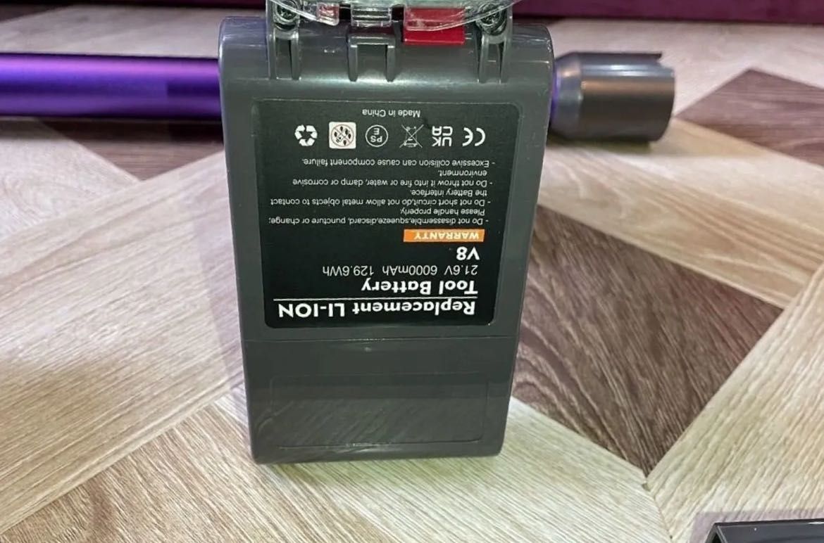 Oryginalny odkurzacz dyson v8