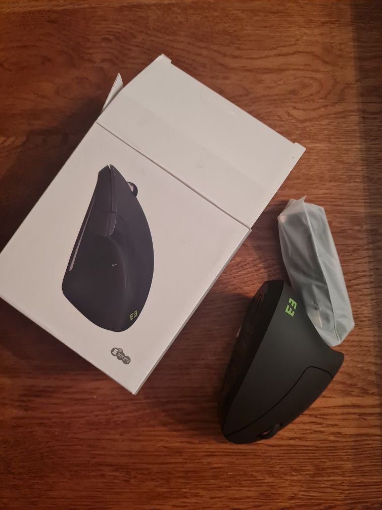 Mysz bezprzewodowa ergonomiczna  EMW-500
( REF: 2310
