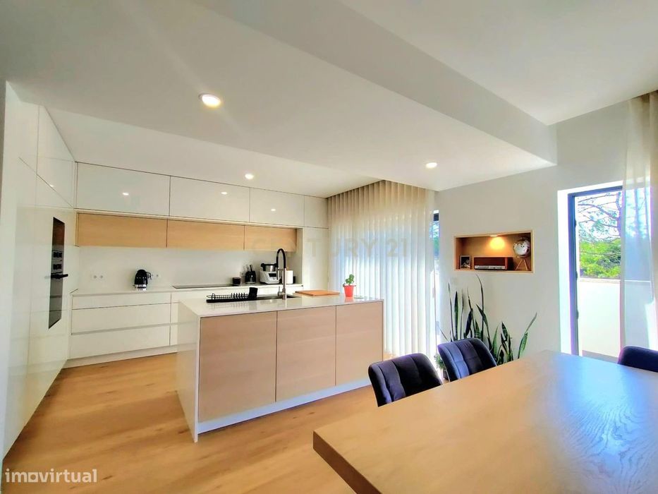 Moradia T3 em Primeira Linha de Mar em Cepães, Esposende