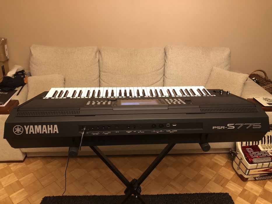 Yamaha psr s775 super stan!