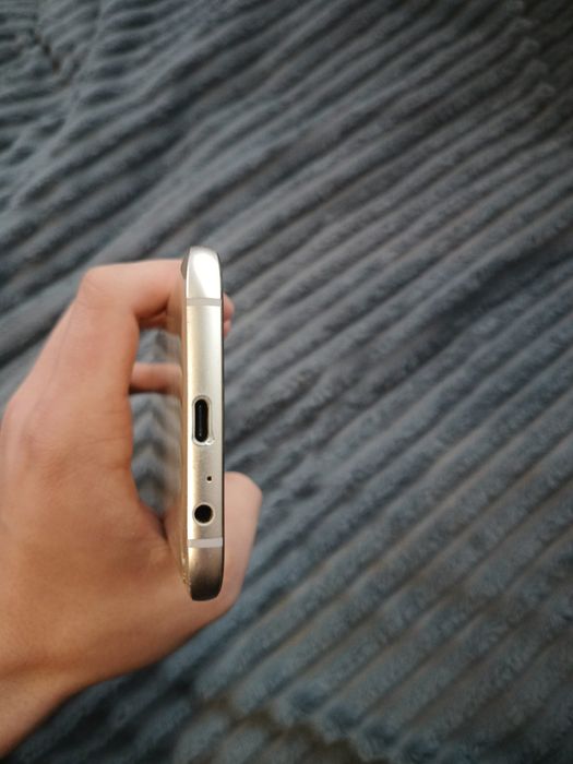 Продам Samsung galaxy A7