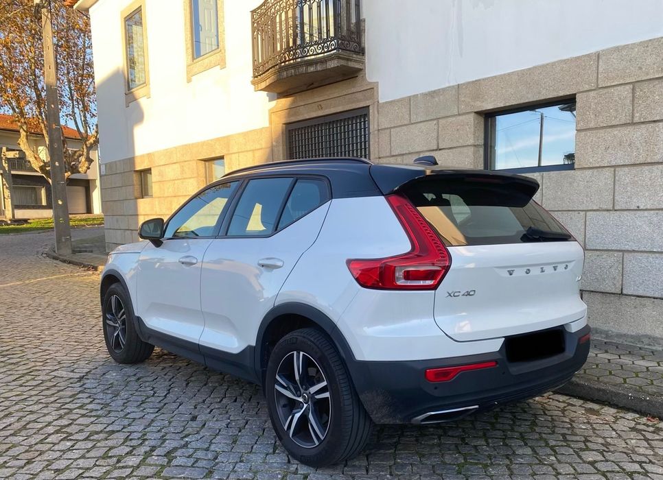 Volvo XC 40 D4 AWD Geartronic R-Design
