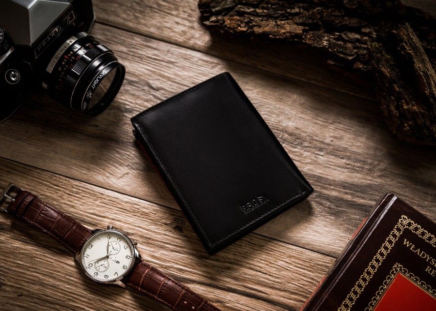 czarny, pionowy portfel męski ze skóry naturalnej - peterson