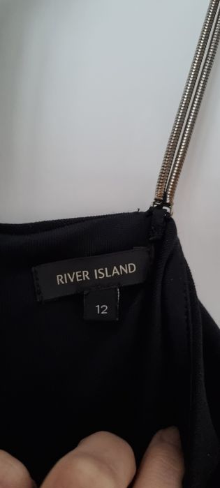 Elegancka sukienka, na sprężynkowych ramiączkach, River Island 
Rozmia