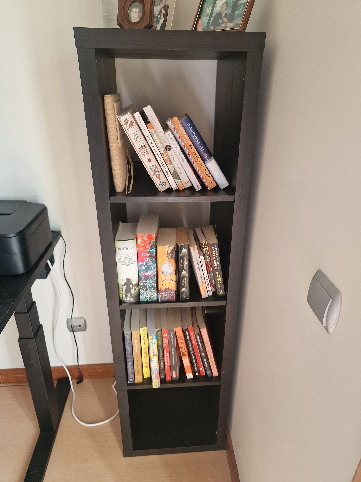 2 estandes IKEA como novas