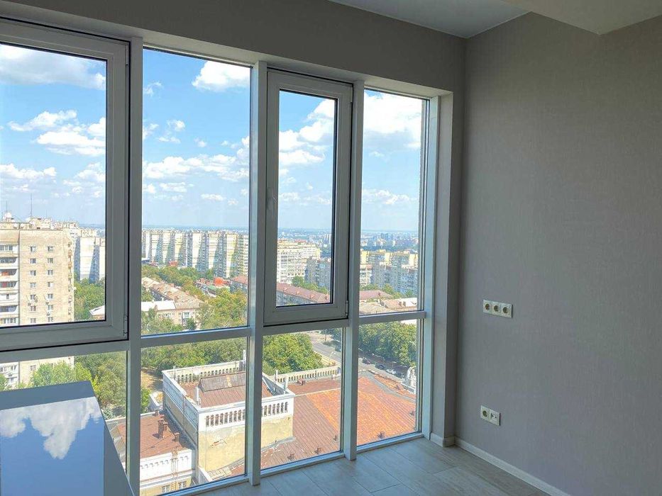 Продам  2к квартиру ЖК , вул.Робоча, 78м2