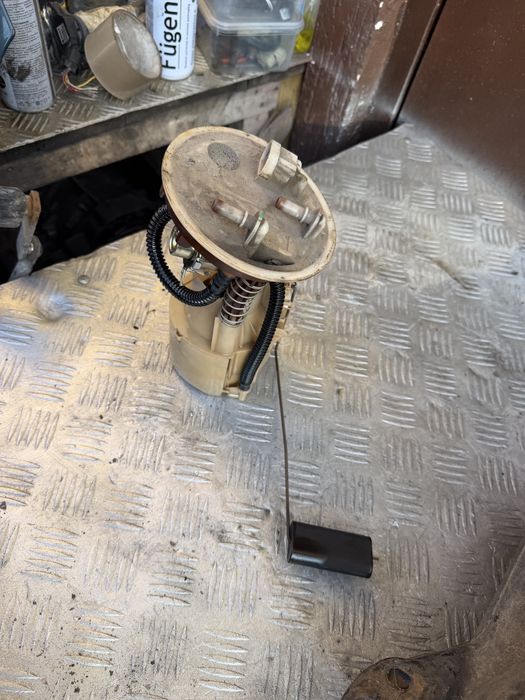 Колба насос в бак рено меган 2000год renault megane