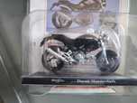 Miniatura Ducati Monsterdark - Maisto (Escala 1:18)