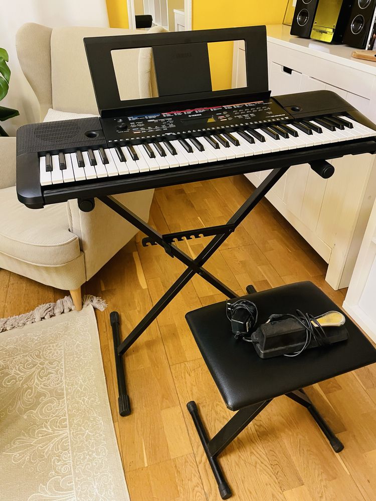 keyboard YAMAHA PSR - E263