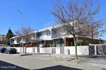 Moradia T4 para venda