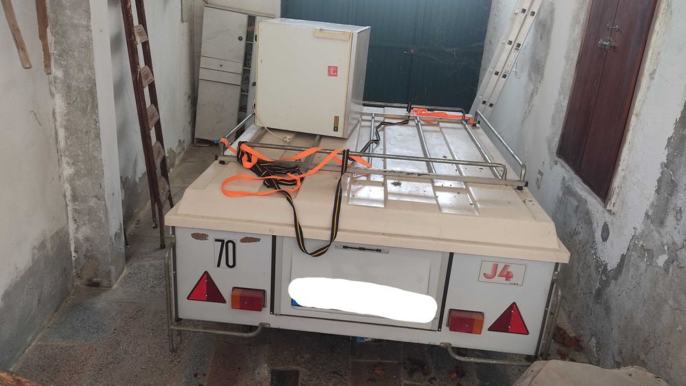 Atrelado tenda J4 luxo