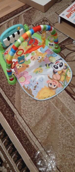 Ігровий килимок із брязкальцями, дзеркалом та піаніно