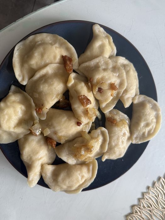 Pyszne domowe pierogi ser krowi lub kozi wysyłka