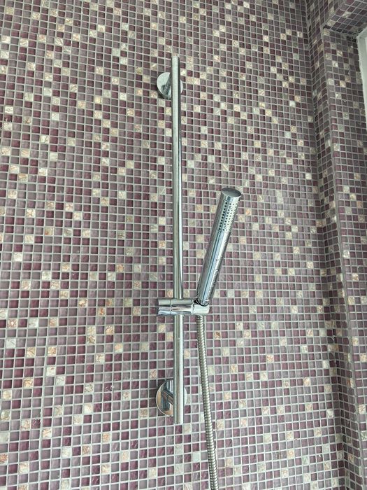 Chuveiro com bicha e rampa