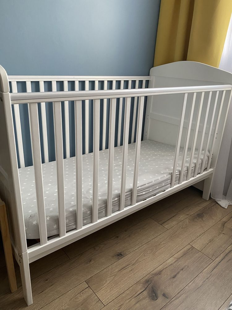 Woodies Łóżeczko dziecięce i niemowlęce Hampton Cot Bed 140×70