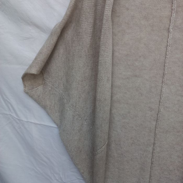 Casaco unisexo bege modelo morcego Tam. M