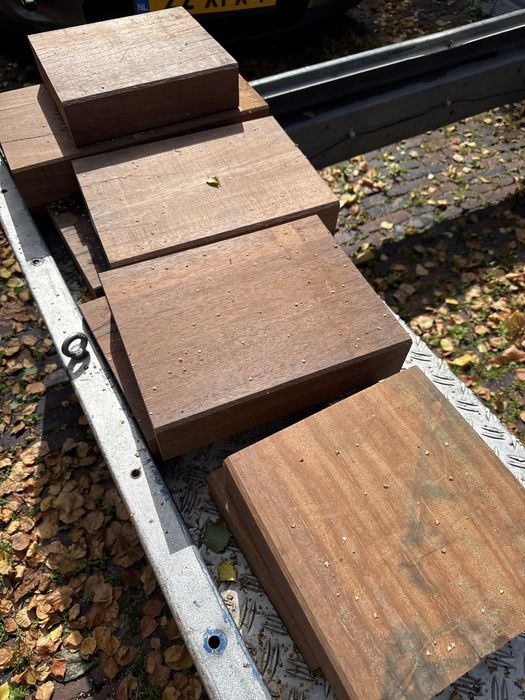 Teak odpady krotka belka deska
