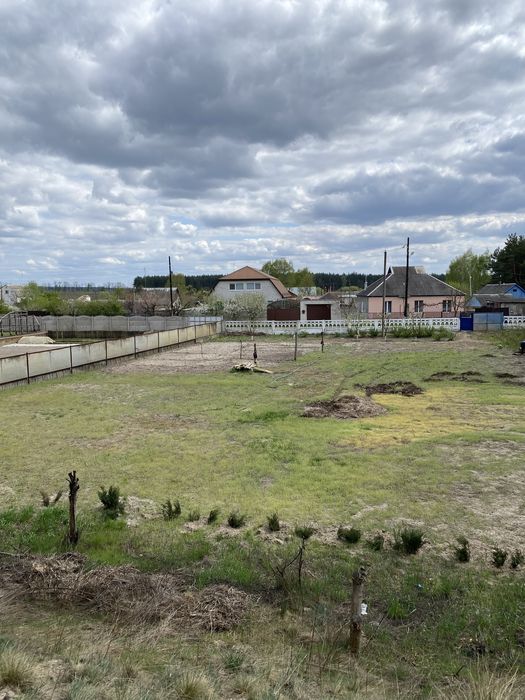 Продам участок возле леса