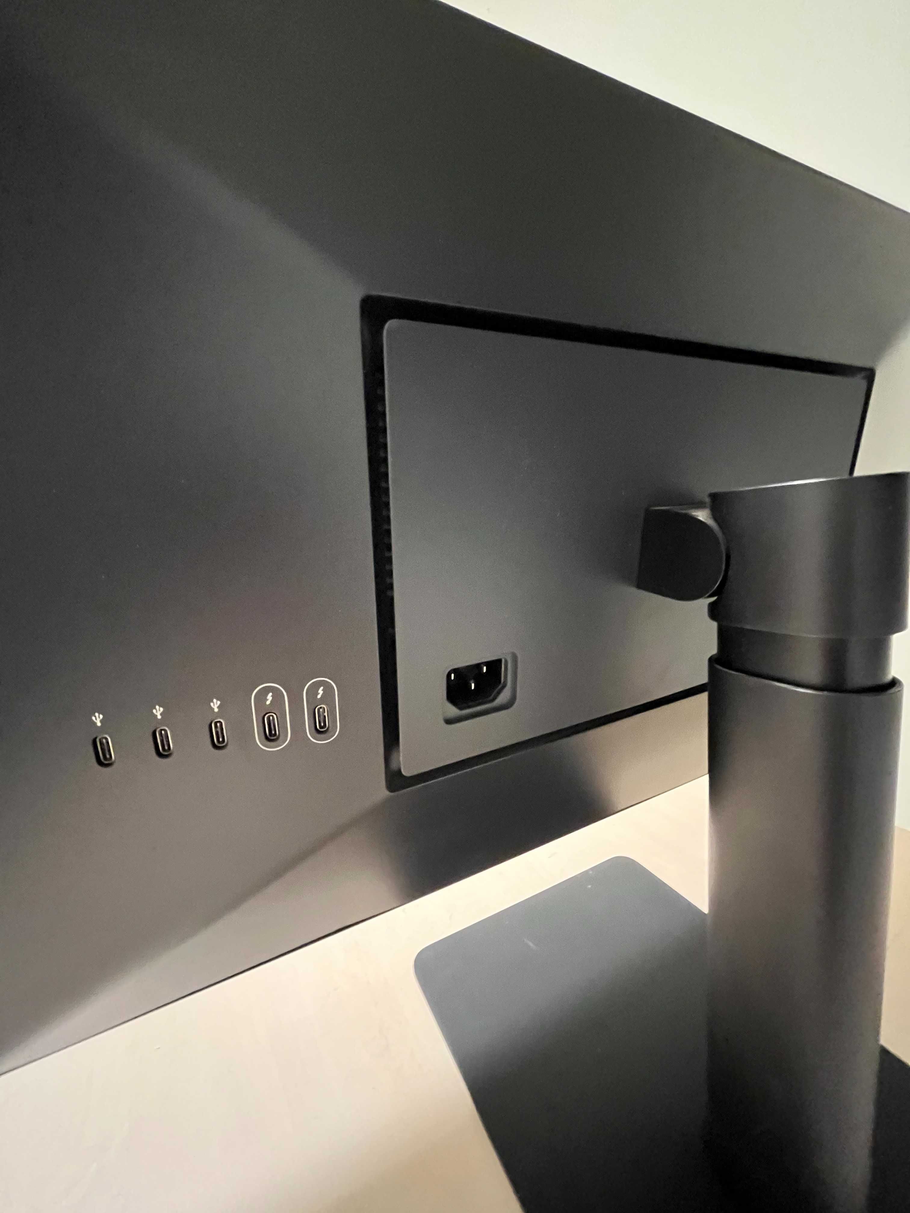 LG ultrafine 4k 24 (for Mac)