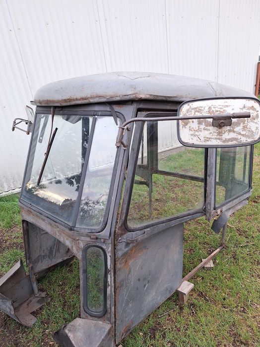 Kabina do ciągnika C-360