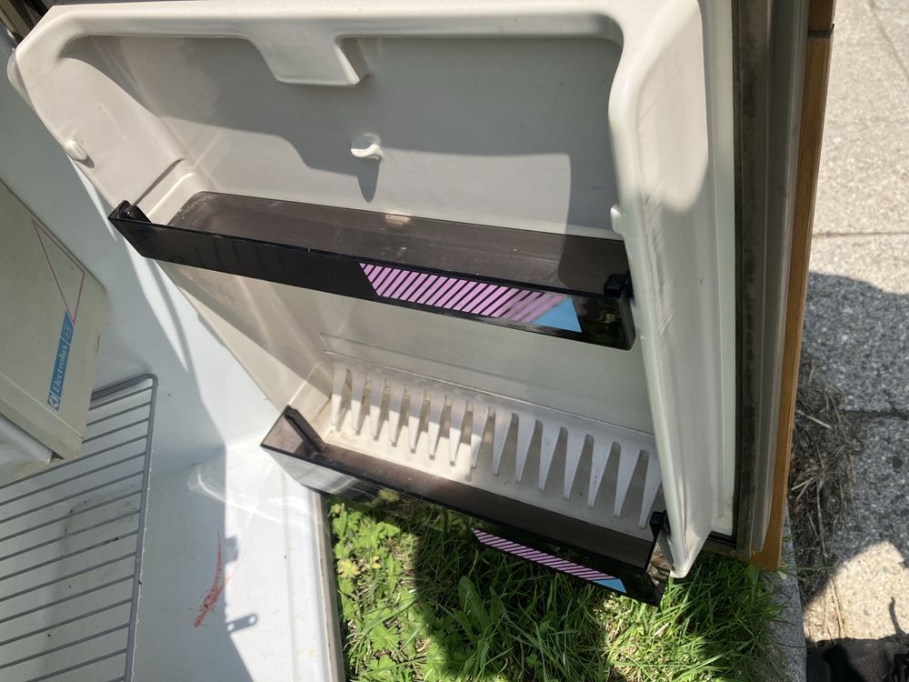 Lodowka absobcyjna 12v/230v/gaz