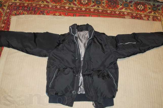 Продам тёплую куртку theatre. s.