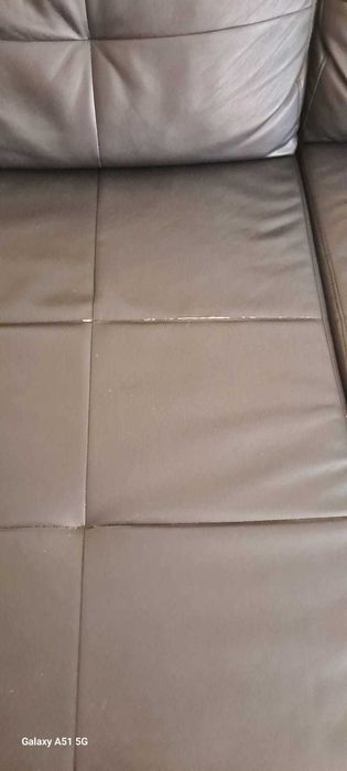 Sofá-cama FRIHETEN (IKEA) em pele com Chaise longue +  candeeiro