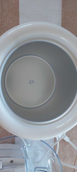 Maszyna do lodów, sorbetów, jogurtu , urządzenie Clatronic