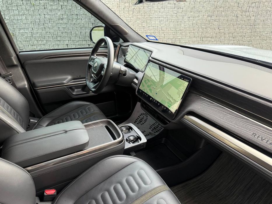 RIVIAN R1T Adventure 2023