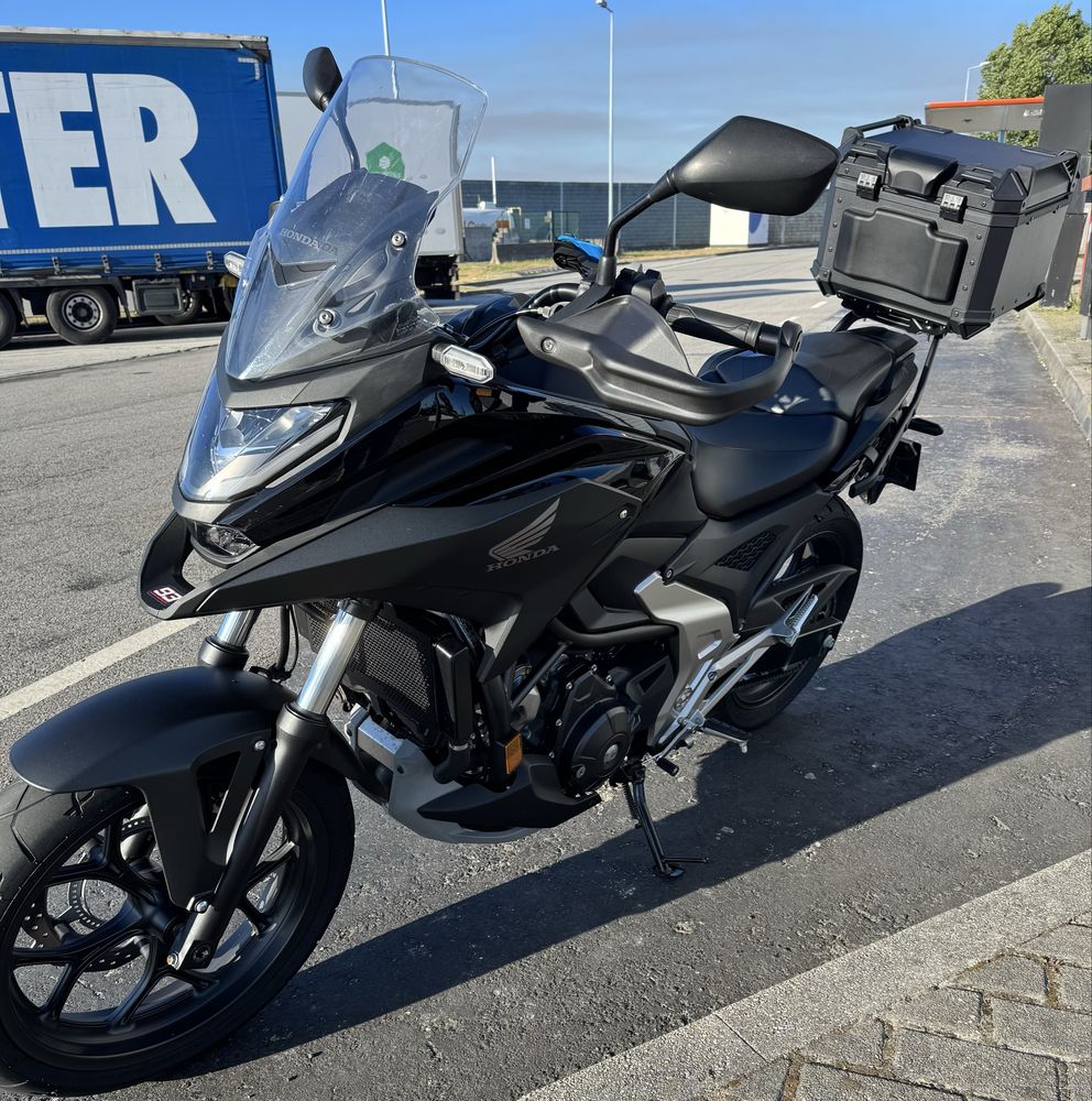 Honda NC750X imaculada