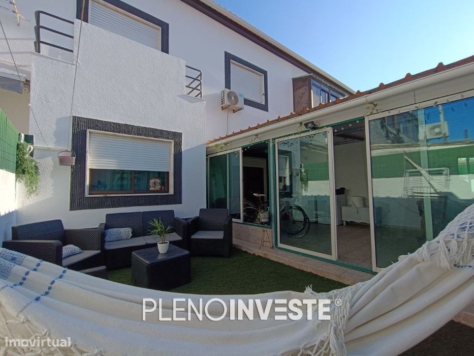 Apartamento T2+1 com quintal na Quinta do Conde