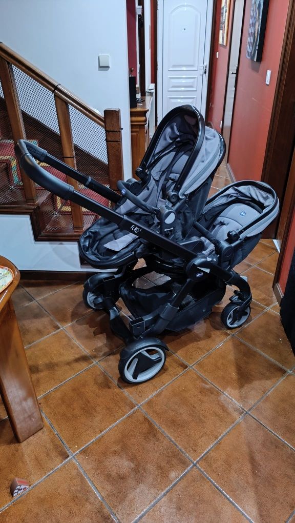 Carrinho Chicco Fully Twin