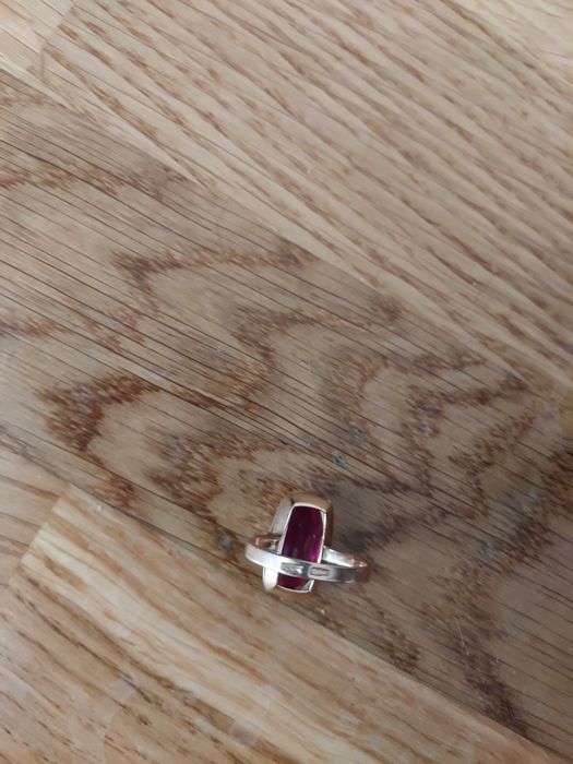 Красивое кольцо новое.