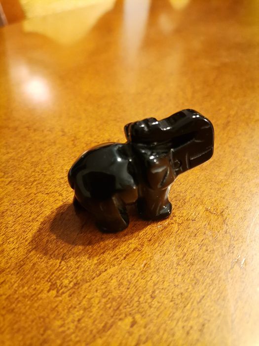 Słoń obsydian kamień