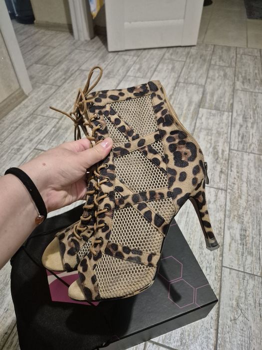 Танцевалтные туфли High heels на 26.5см натуральная замша