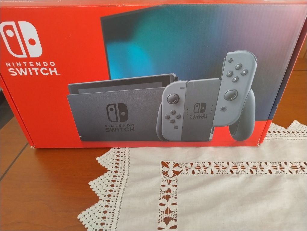 Nintendo Switch V2 + cartão SD