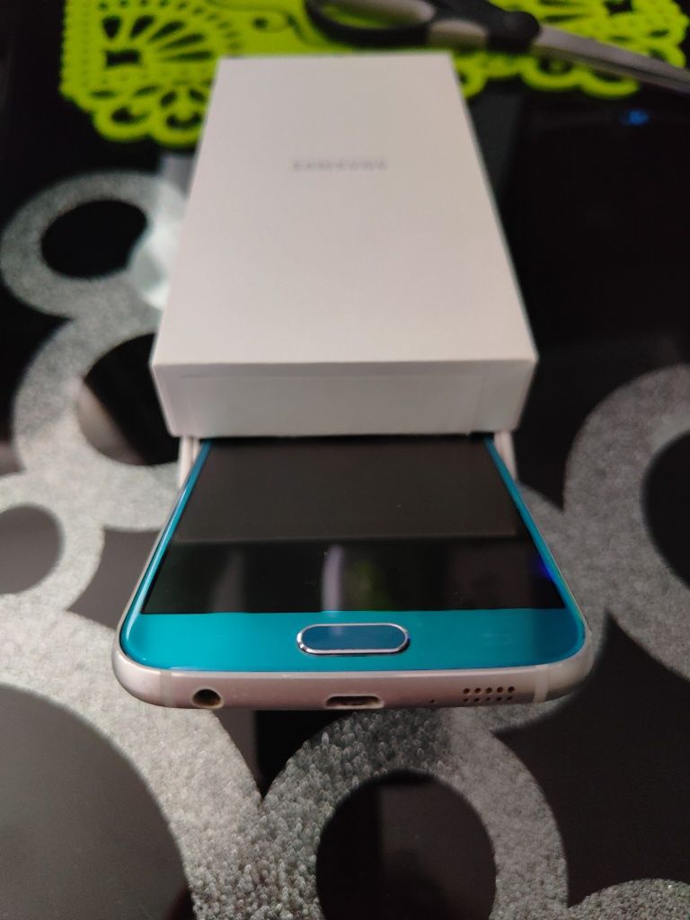 Samsung Galaxy S6 32GB niebieski.