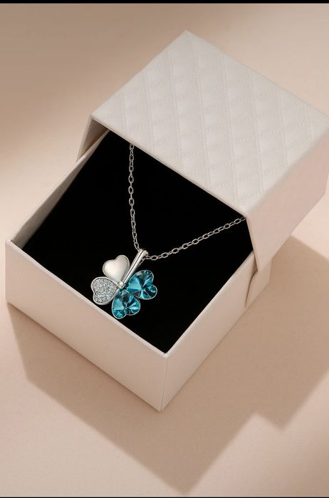 Colar Trevo da Sorte em Prata com Cristais Azuis