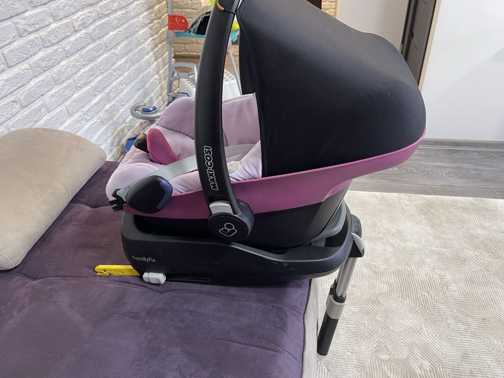 Автокрісло Maxi cosi pebble база isofix familyfix